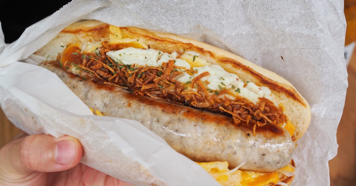 自家製ソーセージ！大阪・谷町六丁目「FAT DOG STAND」のプーティン